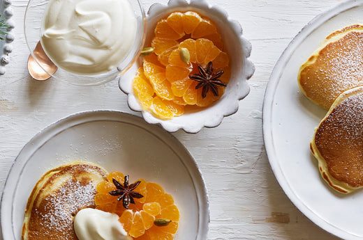 Rezept: Fluffige Pancakes mit Gewürz-Mandarinen